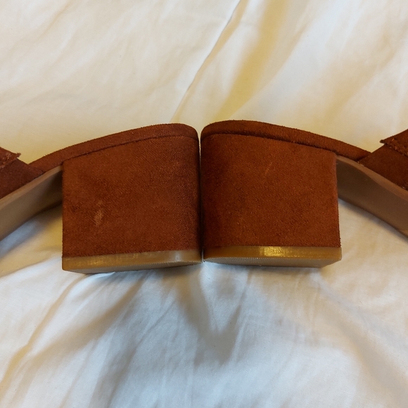 🌱 American Eagle Heeled Sandal - Picture 3 of 5